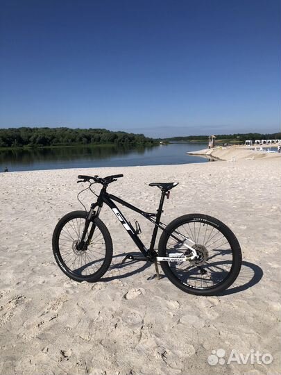 Горный велосипед gt avalanche avalanche comp 2021