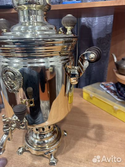 Самовар золотистый, 5 литров. Герб