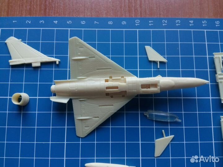 J-10B 1/144 Сборная модель