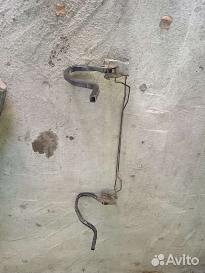 Торсионы крышки багажника Nissan Sunny Ниссан