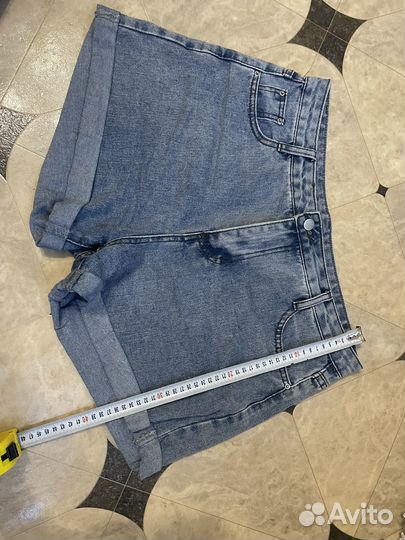 Джинсовые шорты много