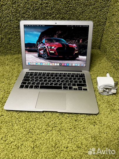 Apple MacBook Air 13-inch Early 2014
