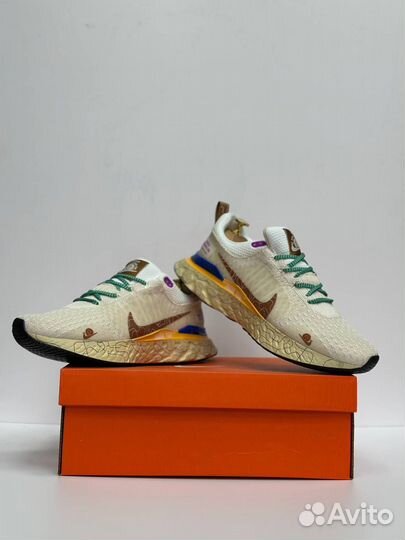 Кроссовки оптом