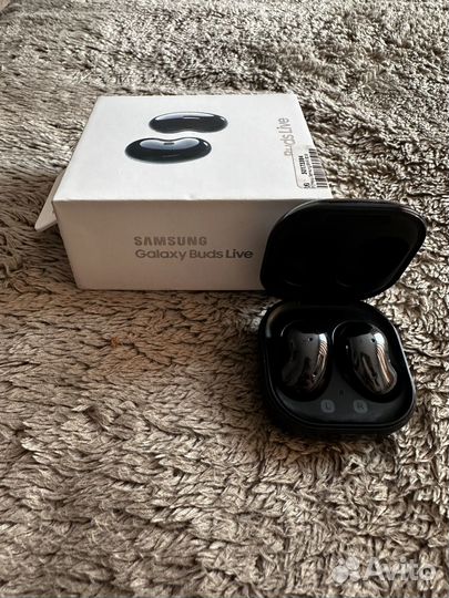 Беспроводные наушники Samsung Buds Live