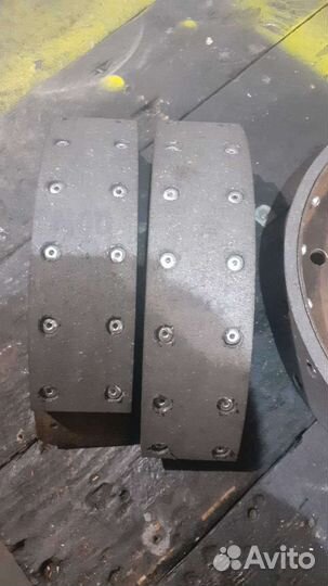 Тормозные колодки задние на Мерседес Т1 (308D)