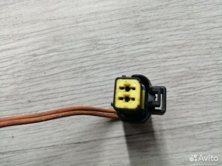 Штекер разъём абсорбера Renault logan 2