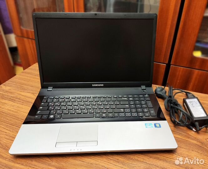 17 большой,10гб оперативы,SSD, шустрый, GeForce,i3