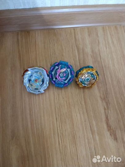 Игрушка бей блейд, пускатель в подарок