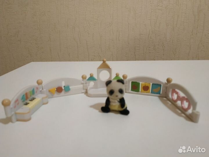 Sylvanian families манеж с малышом