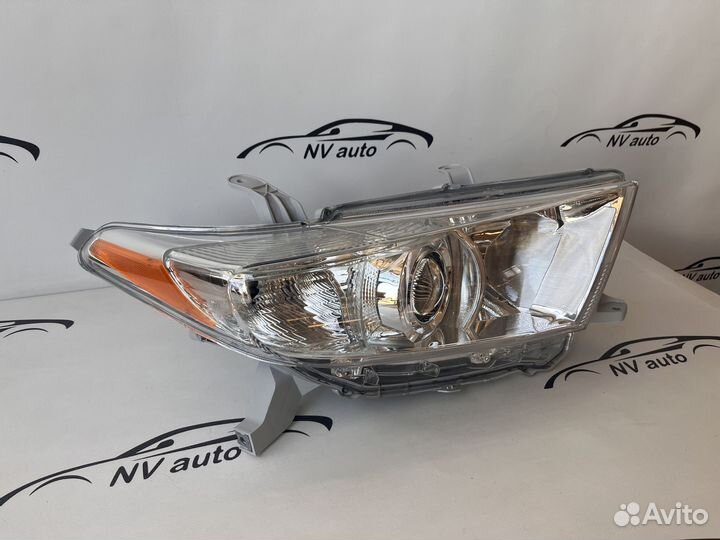 Toyota highlander 2 фара правая галоген 10-13