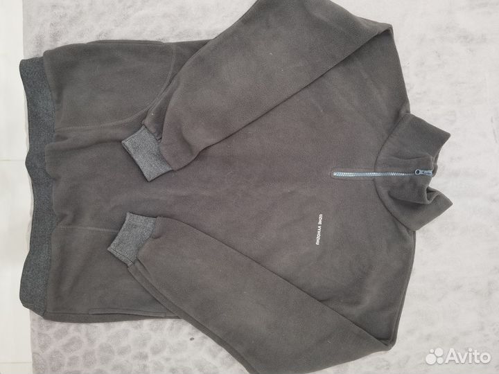 Продам флисовый костюм