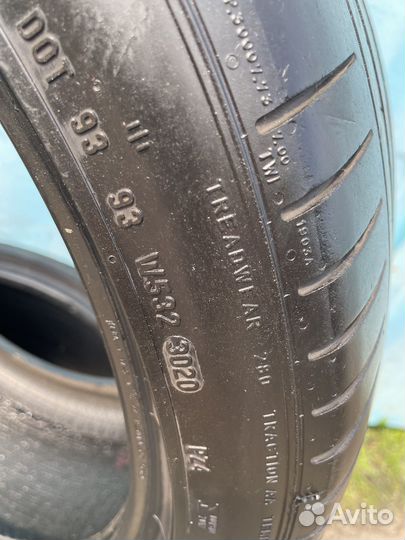 Pirelli P Zero PZ4 245/40 R19 94W