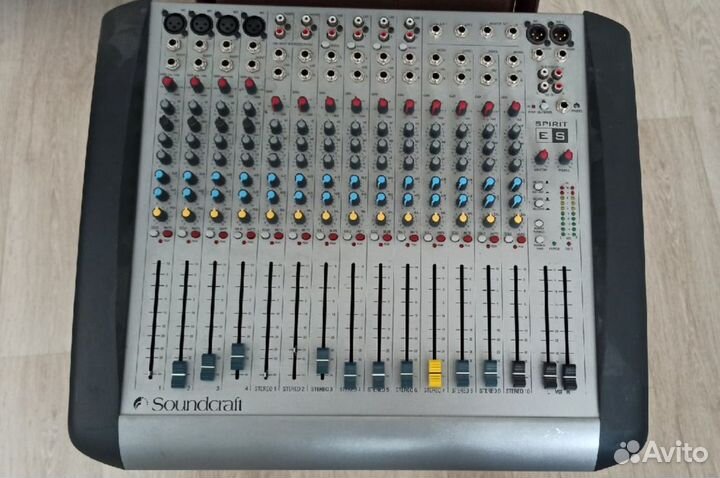 Микшерный пульт Soundcraft Spirit ES