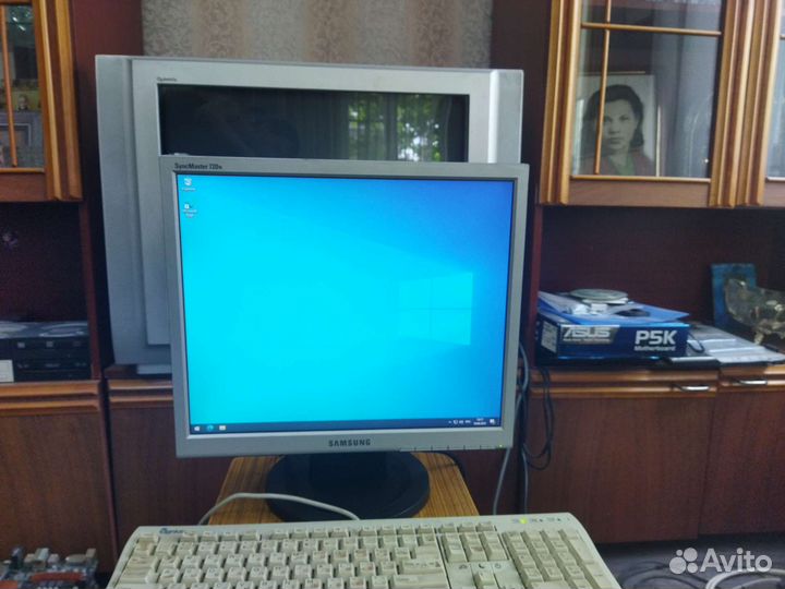 Монитор Samsung SyncMaster 720n