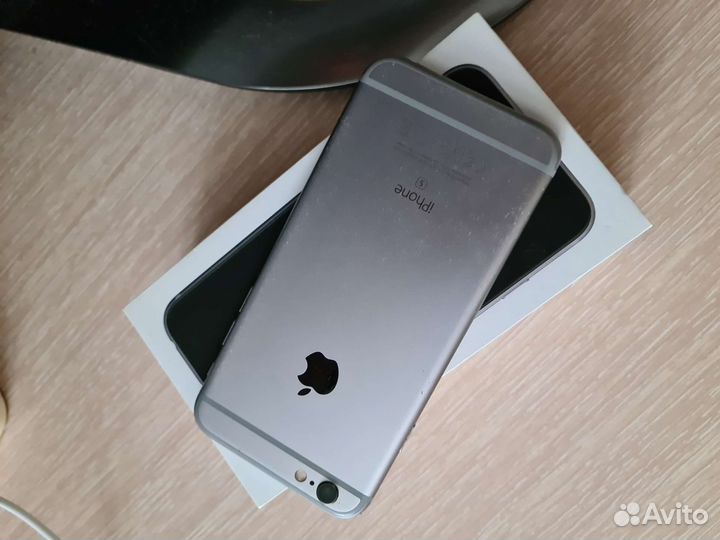 Телефон iPhone 6s