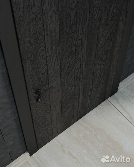 Входная дверь из массива дерева