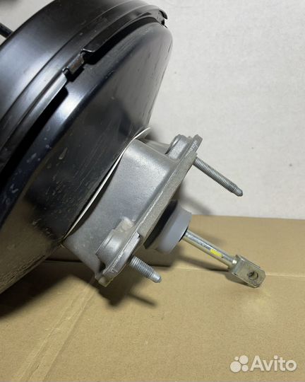 Вакуумный усилитель тормозов Renault 472104797R