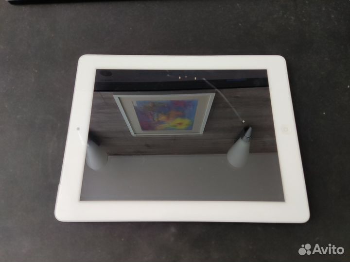 iPad 4 32 Gb White 2013 года на запчасти