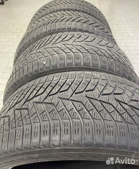 Yokohama BluEarth Winter V905 265/40 R21