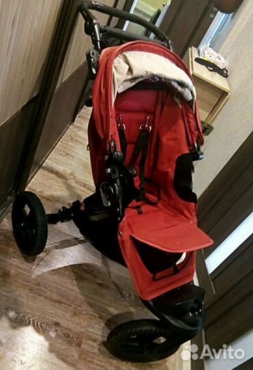 Прогулочная коляска Baby Jogger City Elite