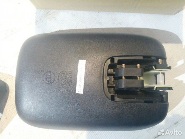 Зеркало заднего вида Toyota