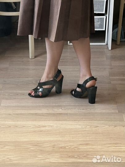 Босоножки на каблуке 38 размер
