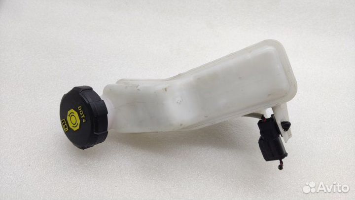 Бачок тормозной жидкости Hyundai Tucson NX4 D4FE