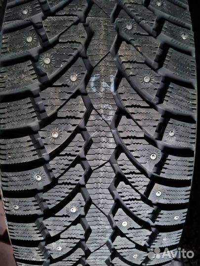 Pirelli Formula Ice 215/70 R16 100T