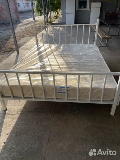 Кровать двуспальная металлическая Лофт с матрасом