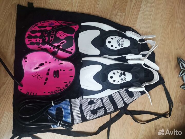 Ласты и лопатки для плавания Arena