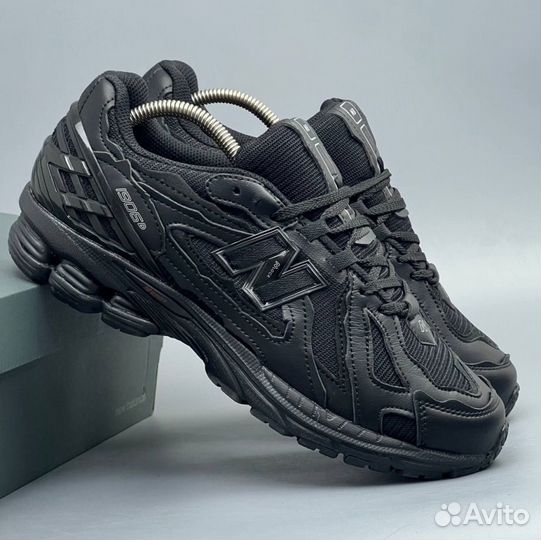Новинка New Balance 1906