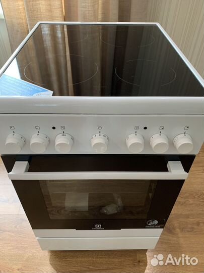 Плита электрическая Electrolux