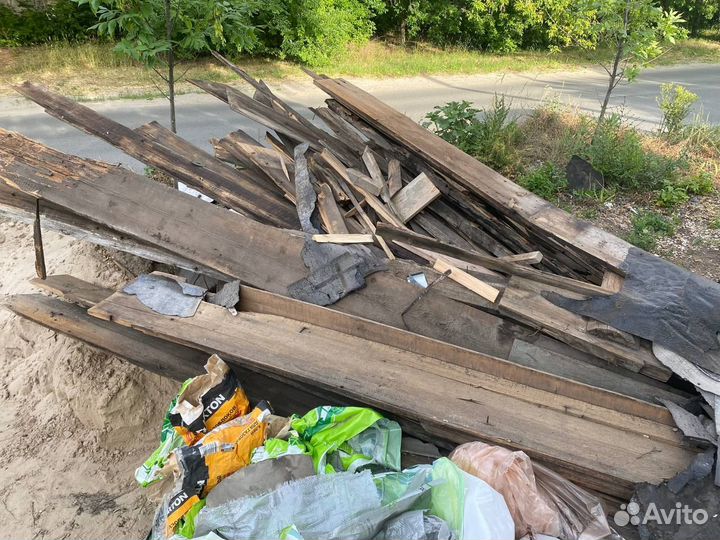 Доски со старой бани