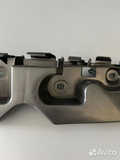 Крепление бампера renault duster 10-21 rh