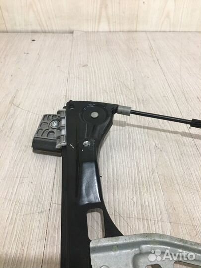 Стеклоподъемник передний левый Mercedes Benz C230