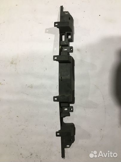 Кронштейн бампера передний Opel Astra J 2009-2012