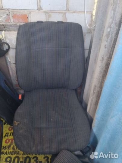 Сиденье водительское с фольксвагена passat b3