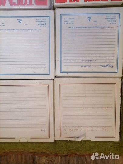 Магнитная лента катушки с записью