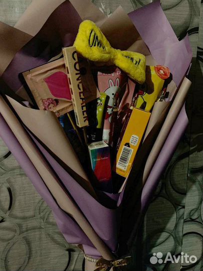 Букеты из всего по вашему заказу