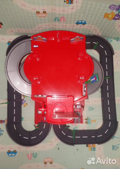 Парковка для машинок с лифтом