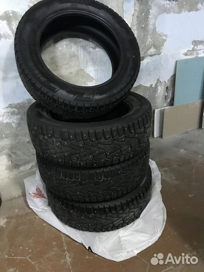 Pirelli Ice Zero 215/60 R17