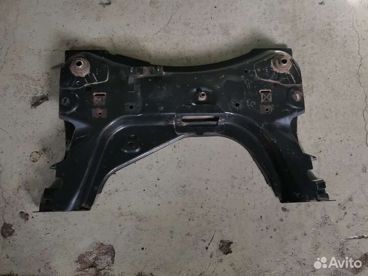 Подрамник на ниссан ноте Е11