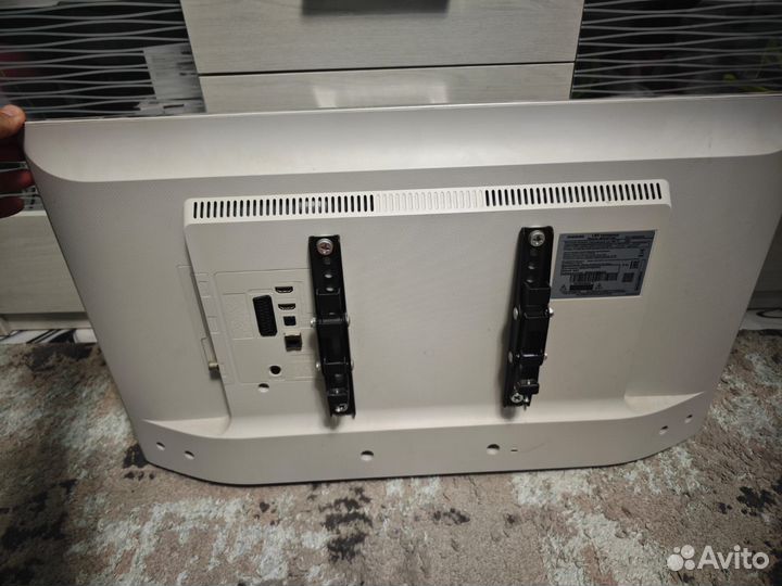 Samsung ue32j4710ak