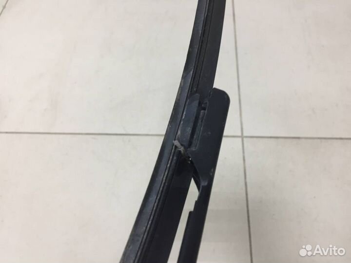 Поводок стеклоочистителя передний правый Renault K