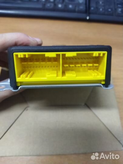 Блок управления AirBag Geely Tugella 8037013700