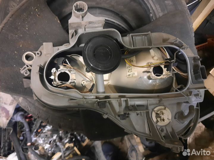 Фара на автомобиль