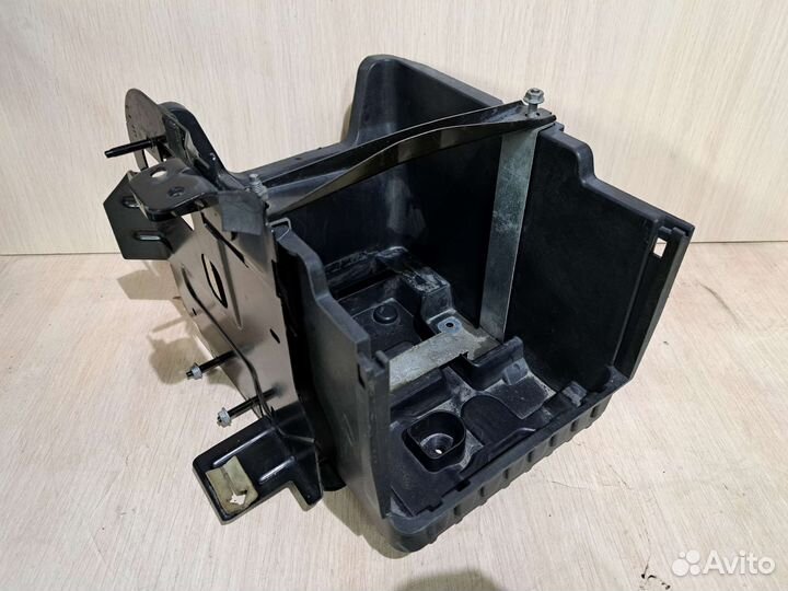 Площадка под аккумулятор форд фиеста мк6 2016г