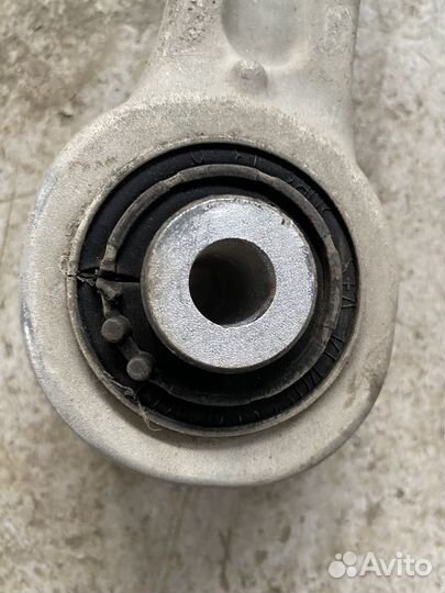 Передний левый рычаг Mercedes W213 2018г 2.2D