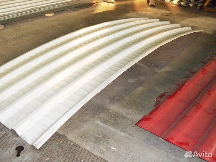 Арочный продольно-гнутый профнастил пг44-1000 0,9 пэ/пэ