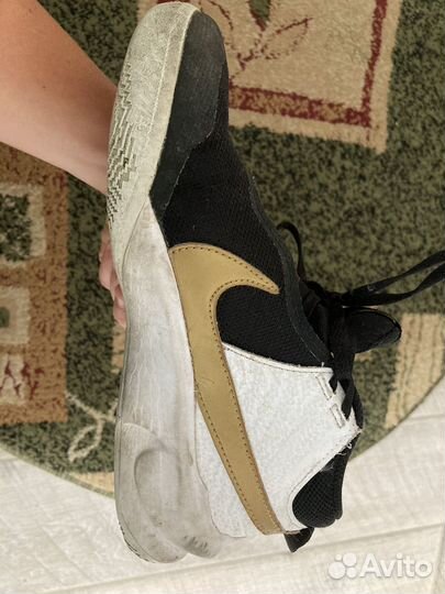 Кроссовки nike. Басскетбольные